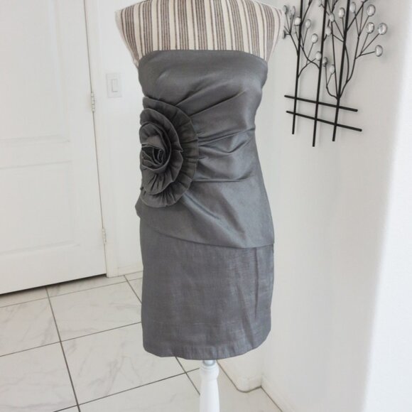 New Romeo And Juliet Strapless Silver Ruched Side Short Dress S Small NWT - Picture 1 of 11